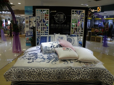 湖南吉首雨蘭專賣廳開業(yè) 透射出獨特的新中式文化神韻_雨蘭家紡品牌資訊-全球加盟網(wǎng)